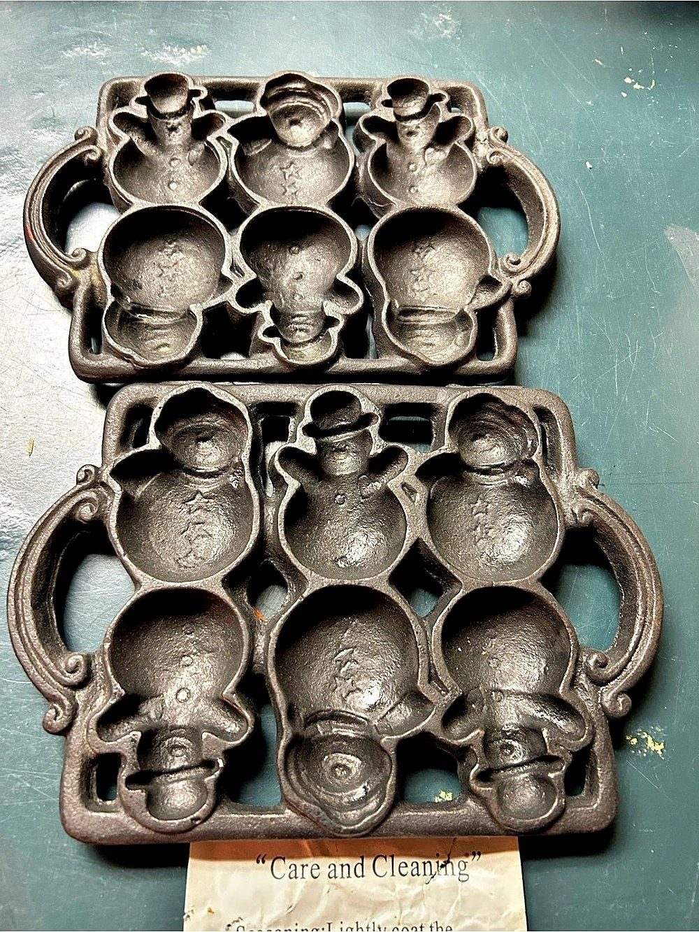 Vintage Cast Iron Snowman Holiday Baking Pan Black